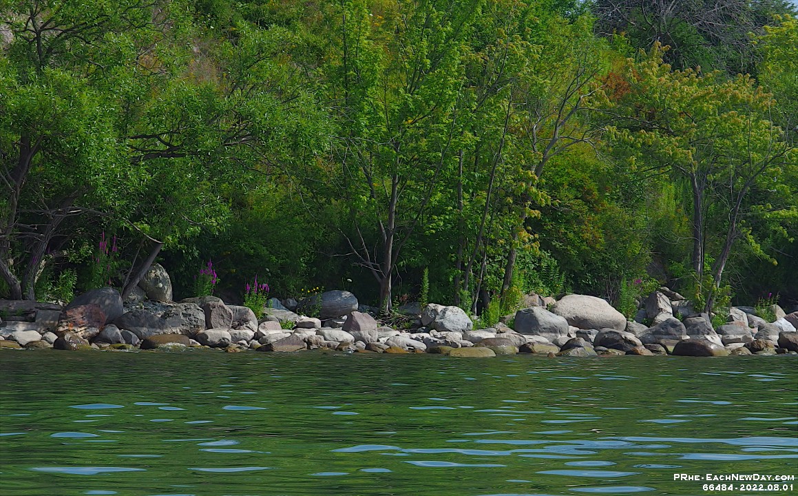 66484CrLeUsmNr - Kayak outing on Lake Ontario (Duffins Creek to Paradise Beach) with Beth - Andy